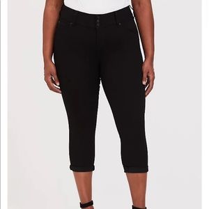 Torrid Stretch High Rise Denim Jeggings size 26